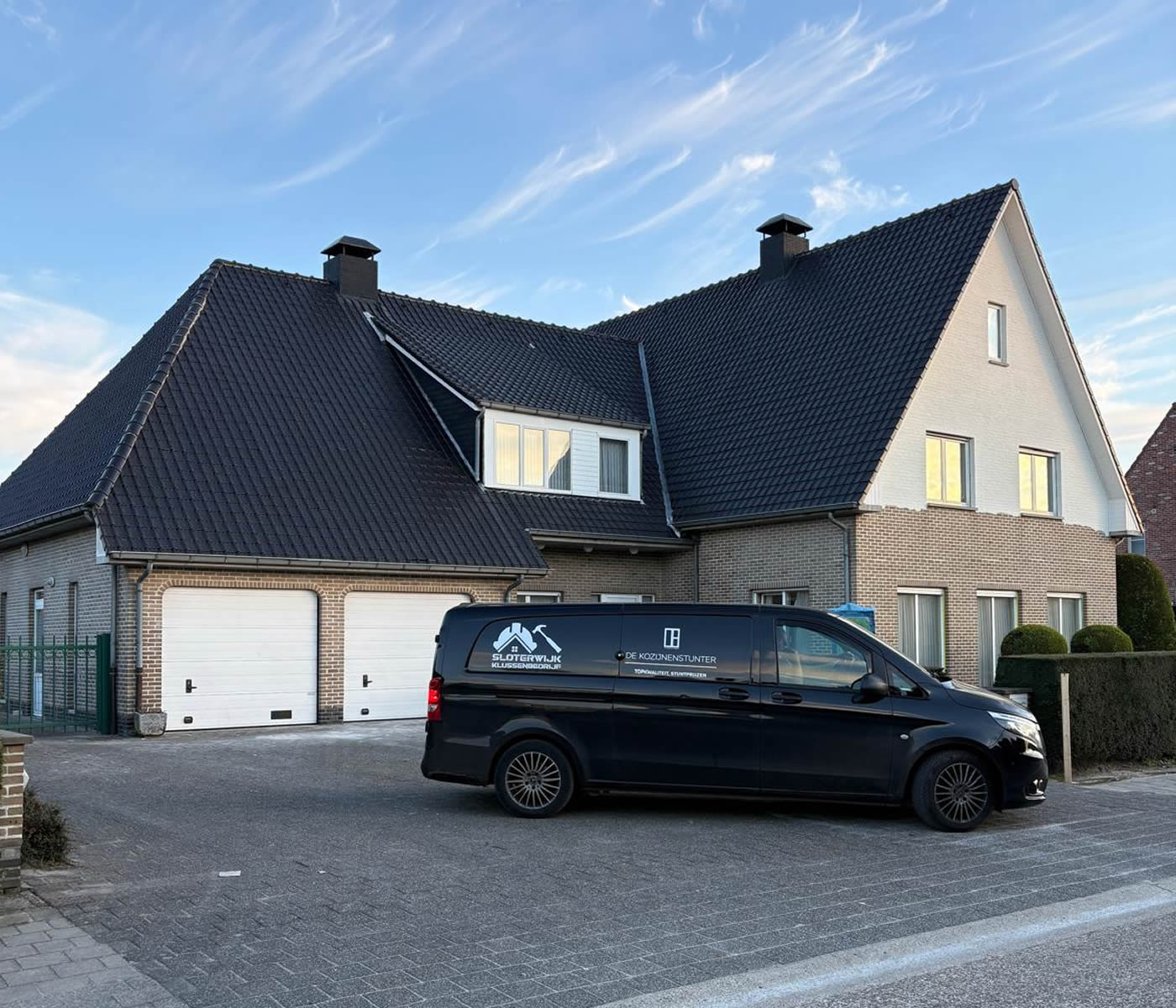 Maatwerk kozijn op een uitdagende plek bij Roy Donders